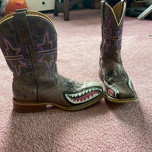 Tin Haul Man Eater size 7.5